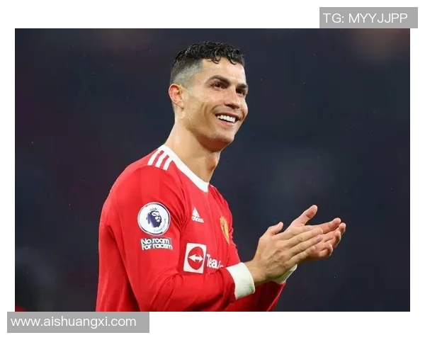 足球史上最具创意的进球与最独特技巧的球星照片解析 足球史上最具创意的进球与最独特技巧的球星照片解析